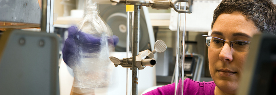 Jennifer Lewis Working in her Lab